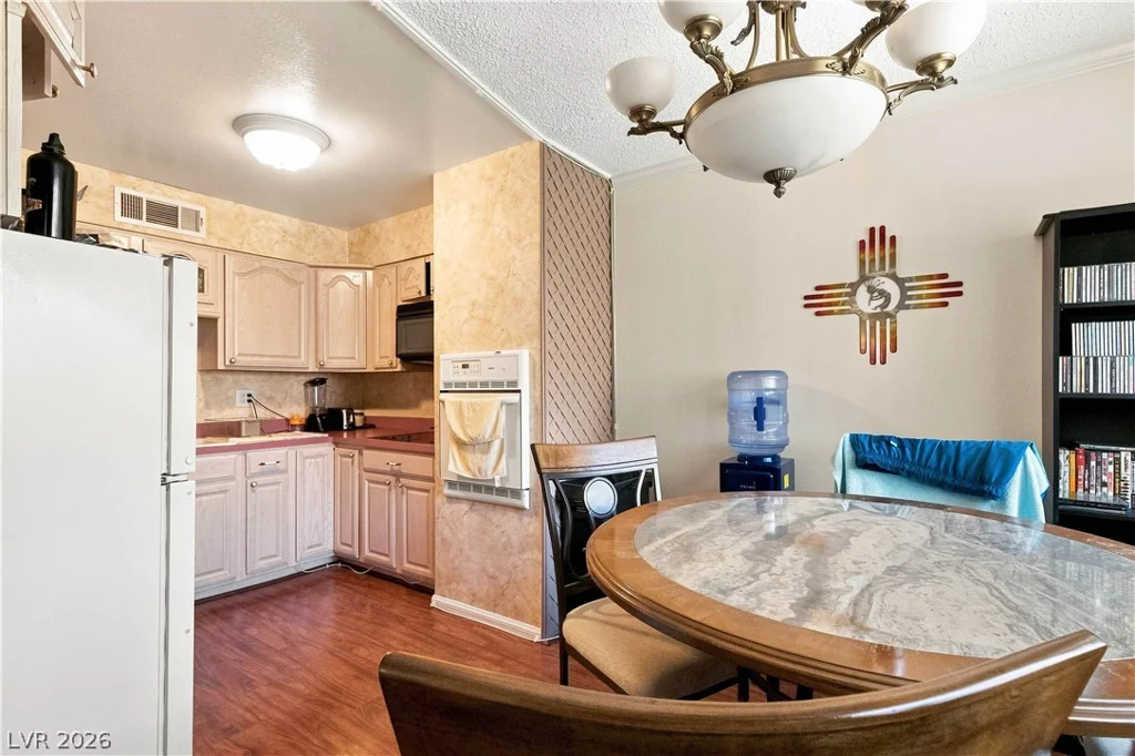 350 Desert Inn, Las Vegas, NV 89109