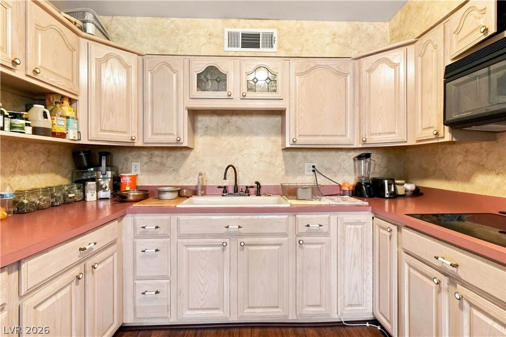 350 Desert Inn, Las Vegas, NV 89109