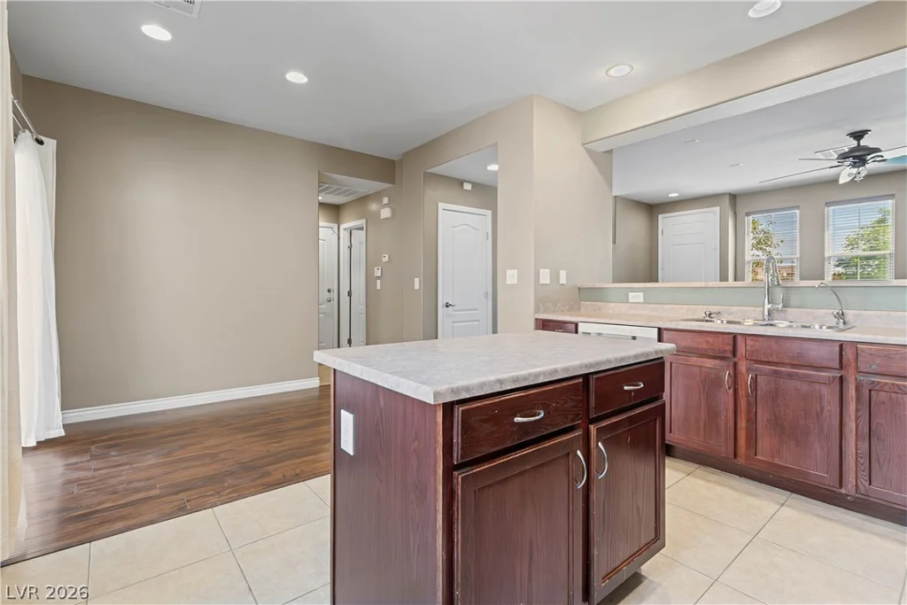 8396 Waylon, Las Vegas, NV 89178