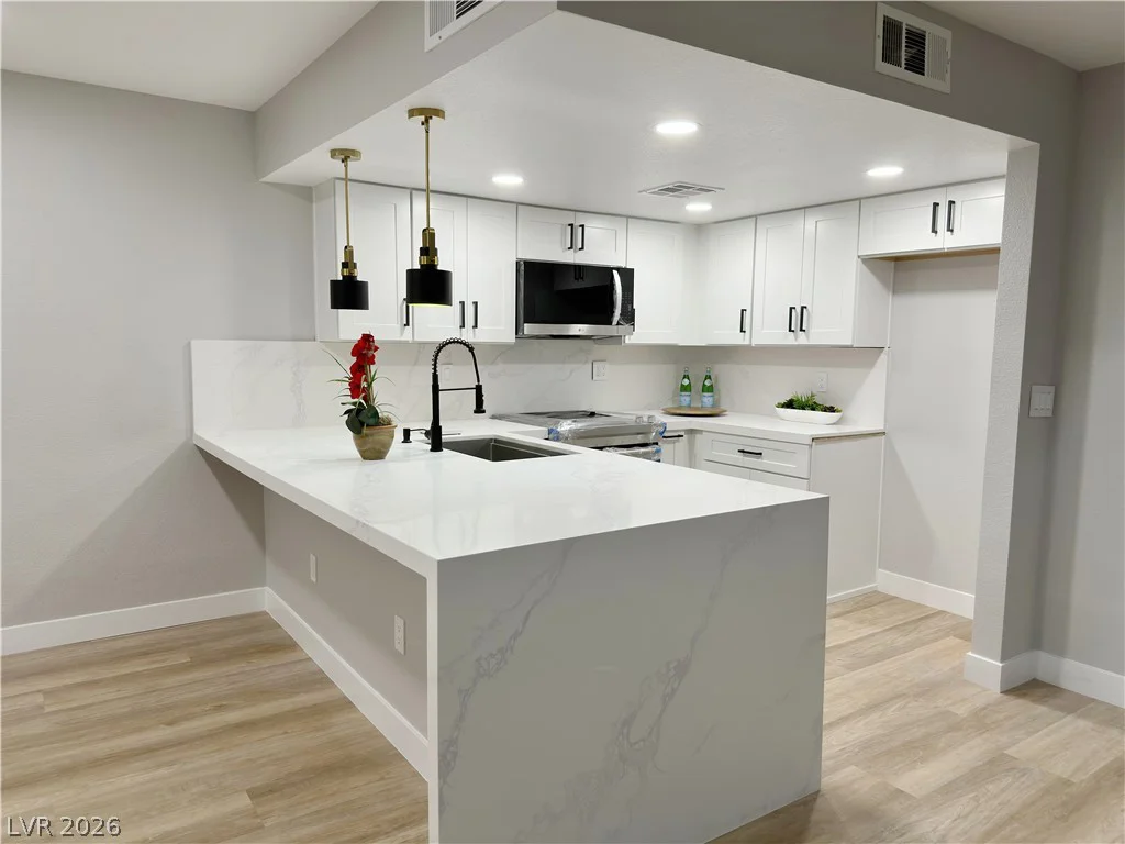 2471 Old Forge, Las Vegas, NV 89121