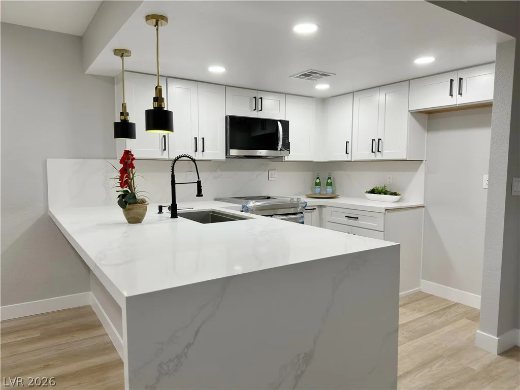 2471 Old Forge, Las Vegas, NV 89121