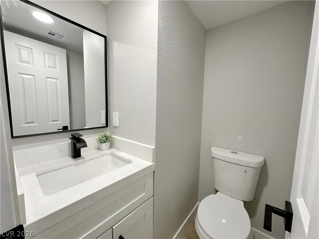 2471 Old Forge, Las Vegas, NV 89121