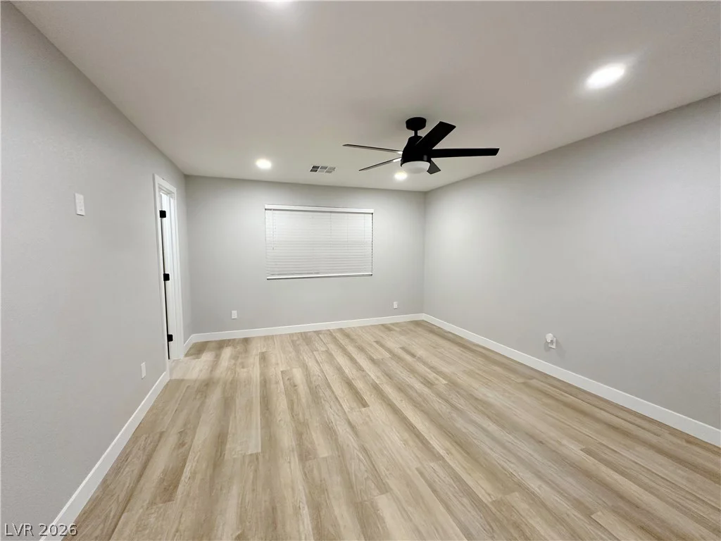 2471 Old Forge, Las Vegas, NV 89121