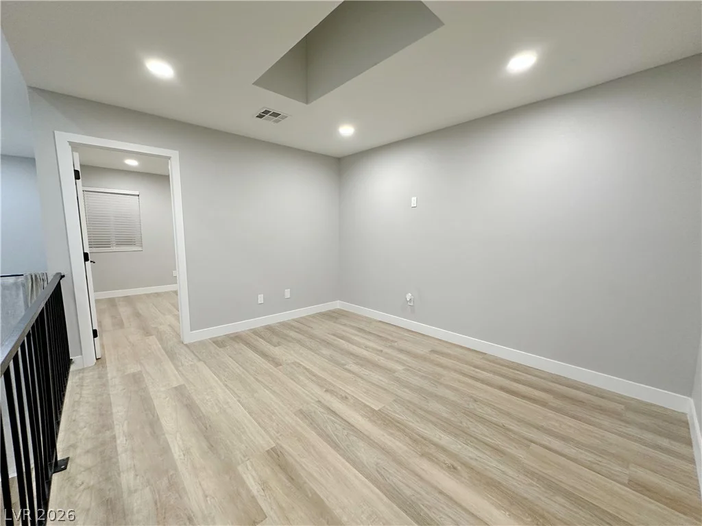 2471 Old Forge, Las Vegas, NV 89121