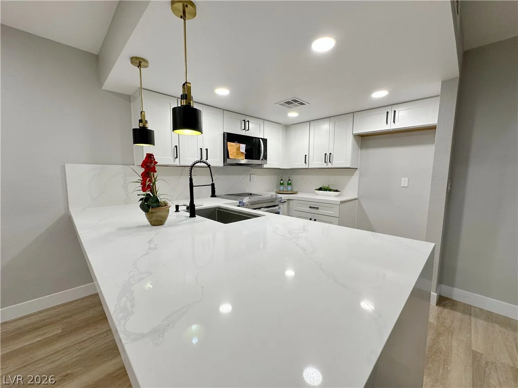 2471 Old Forge, Las Vegas, NV 89121