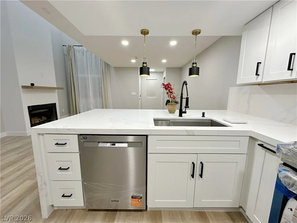 2471 Old Forge, Las Vegas, NV 89121
