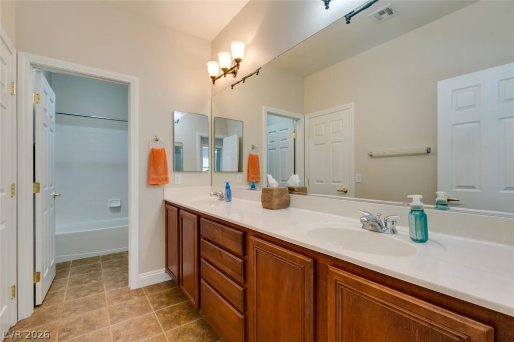 8909 Monte Oro, Las Vegas, NV 89131