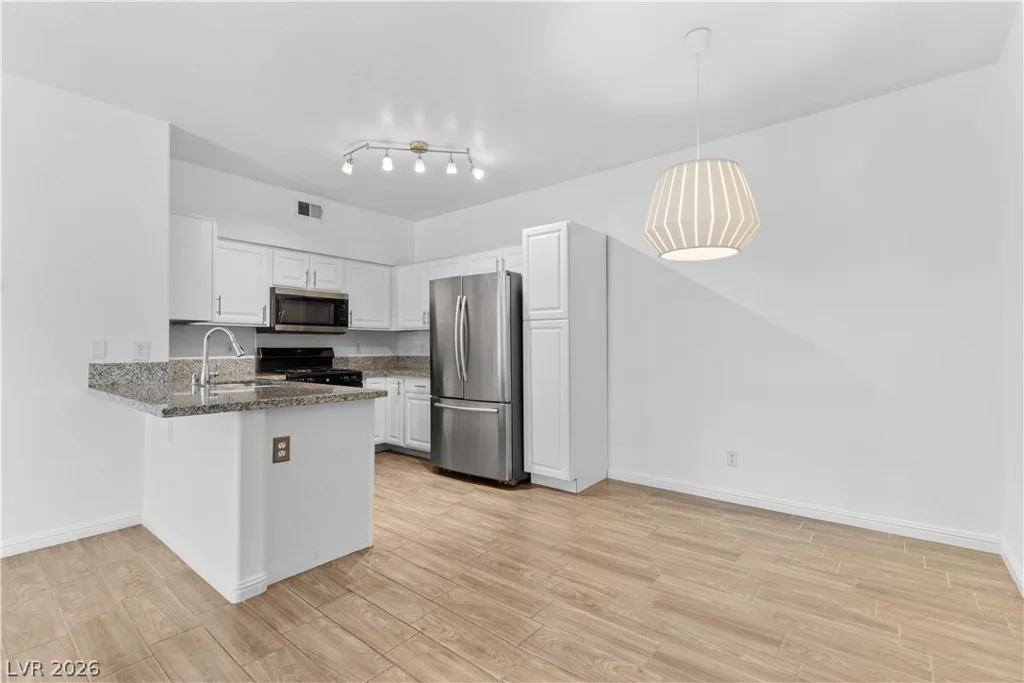 5751 Hacienda, Las Vegas, NV 89122