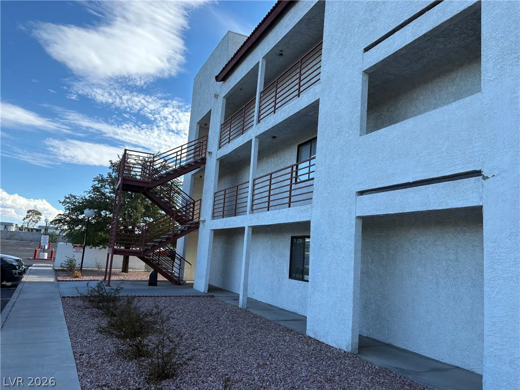 1381 University, Las Vegas, NV 89119