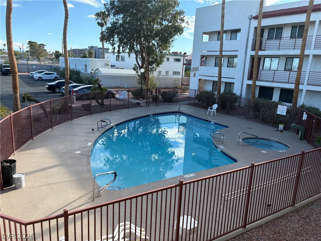 1381 University, Las Vegas, NV 89119