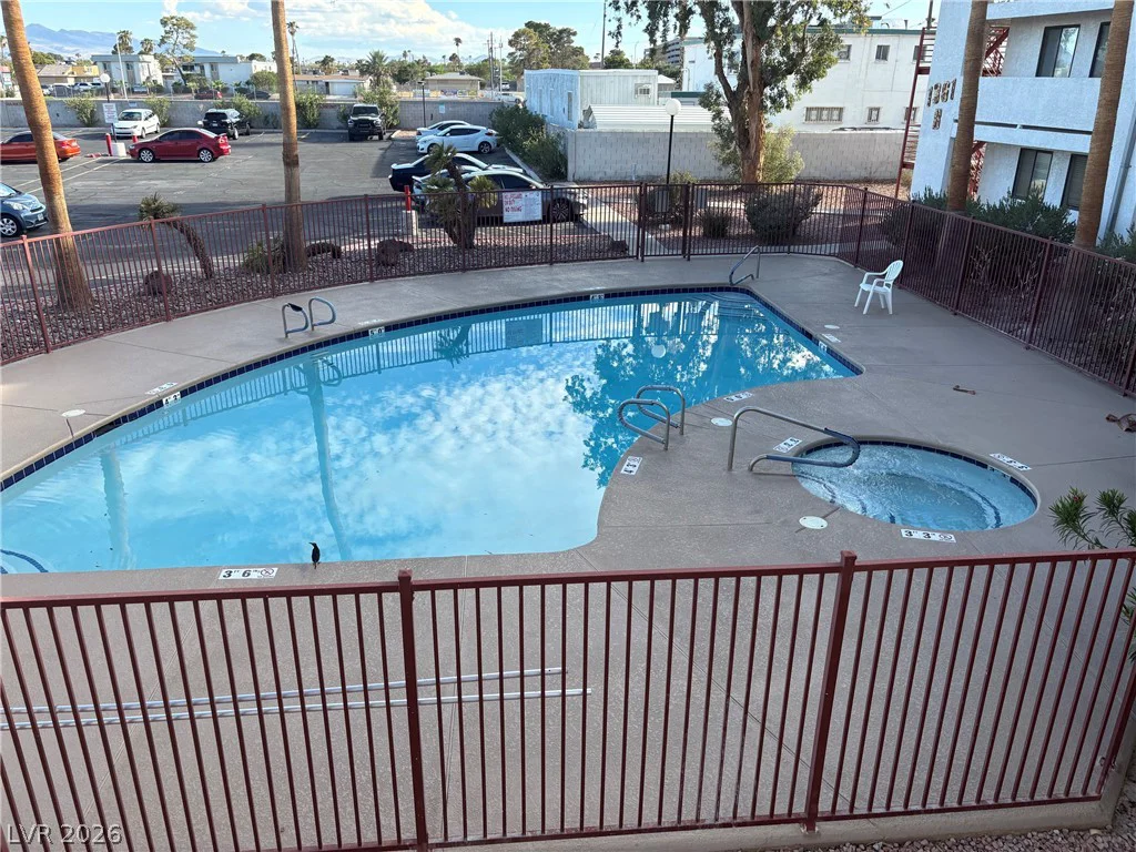 1381 University, Las Vegas, NV 89119