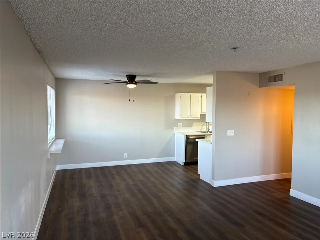 1381 University, Las Vegas, NV 89119