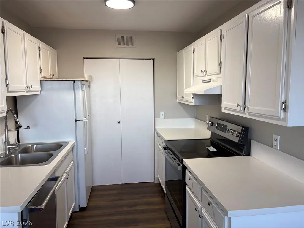 1381 University, Las Vegas, NV 89119