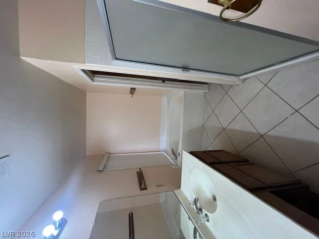 9112 Quiet Cove, Las Vegas, NV 89117