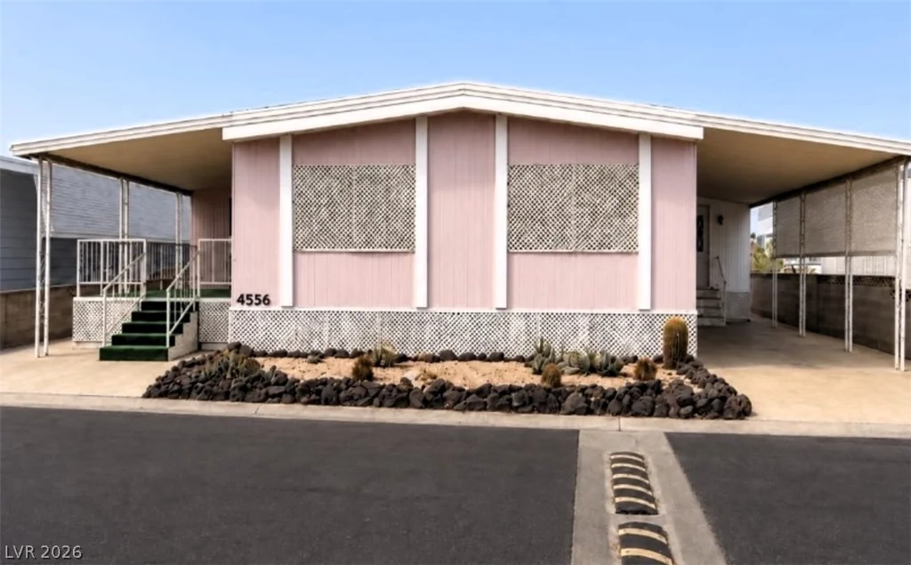 4556 Royal Ridge, Las Vegas, NV 89103