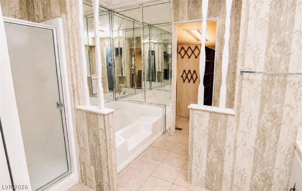 4556 Royal Ridge, Las Vegas, NV 89103