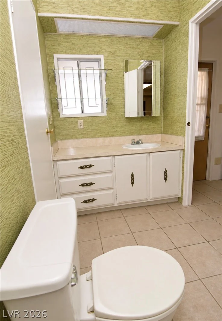 4556 Royal Ridge, Las Vegas, NV 89103