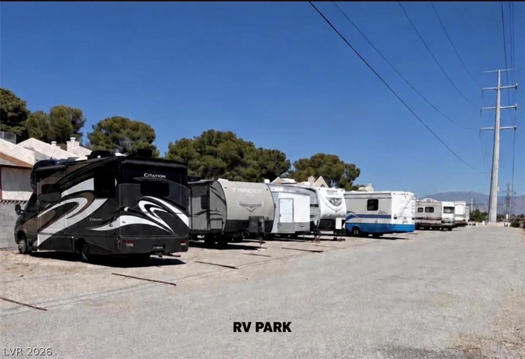 4556 Royal Ridge, Las Vegas, NV 89103