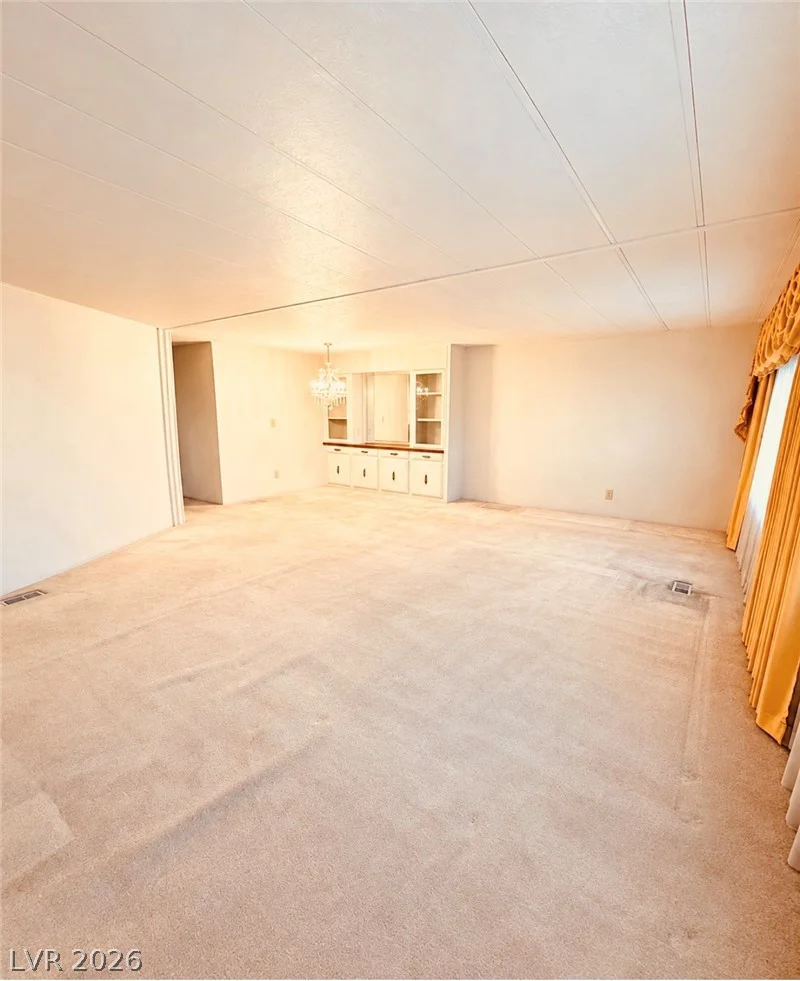 4556 Royal Ridge, Las Vegas, NV 89103