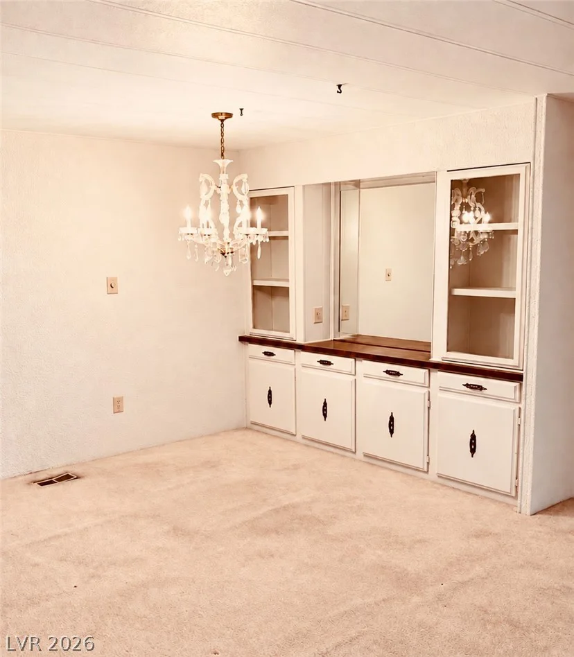 4556 Royal Ridge, Las Vegas, NV 89103