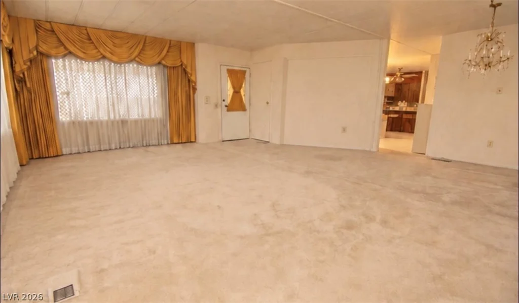 4556 Royal Ridge, Las Vegas, NV 89103