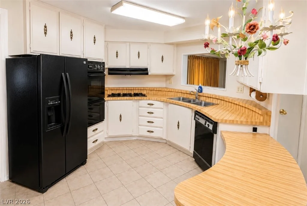 4556 Royal Ridge, Las Vegas, NV 89103