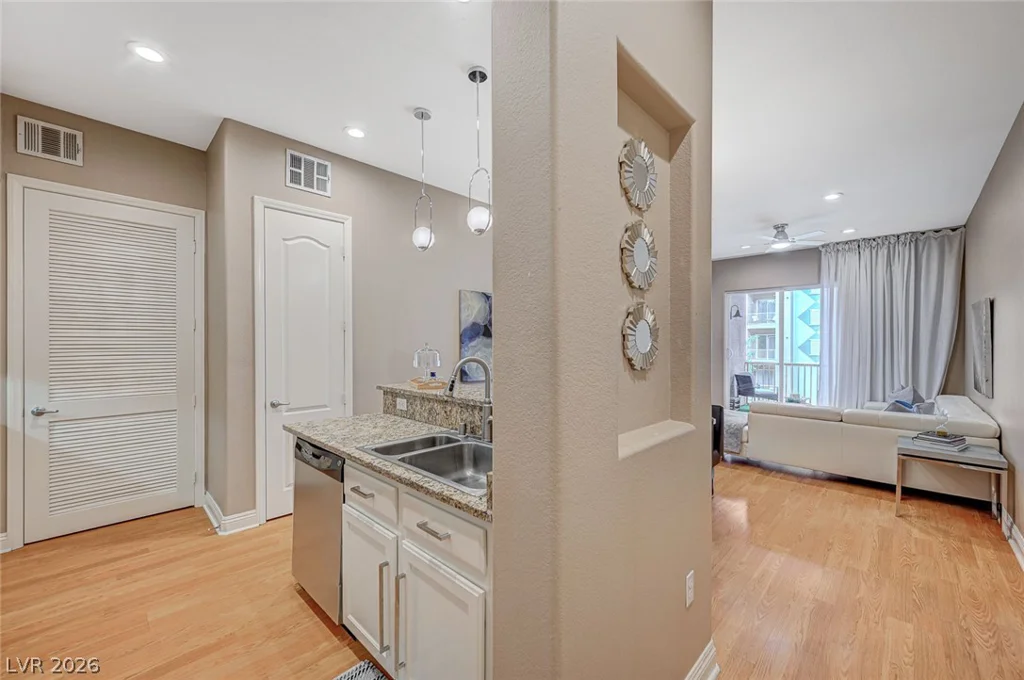 56 Serene, Las Vegas, NV 89123