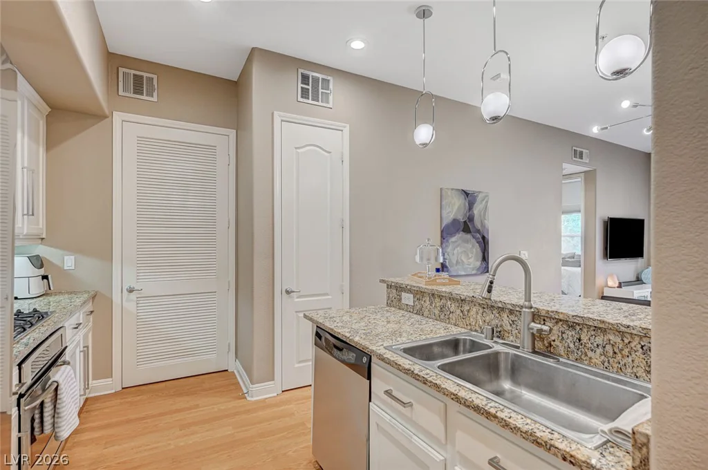 56 Serene, Las Vegas, NV 89123