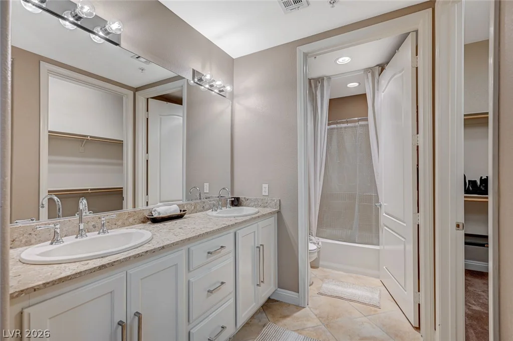 56 Serene, Las Vegas, NV 89123