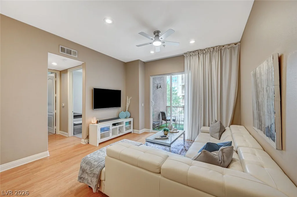 56 Serene, Las Vegas, NV 89123