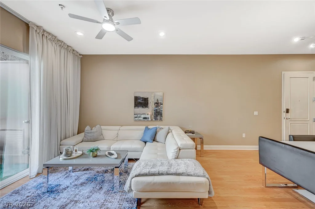56 Serene, Las Vegas, NV 89123