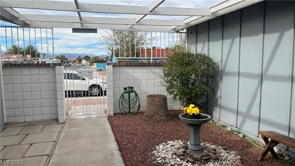 3935 Cherokee, Las Vegas, NV 89121