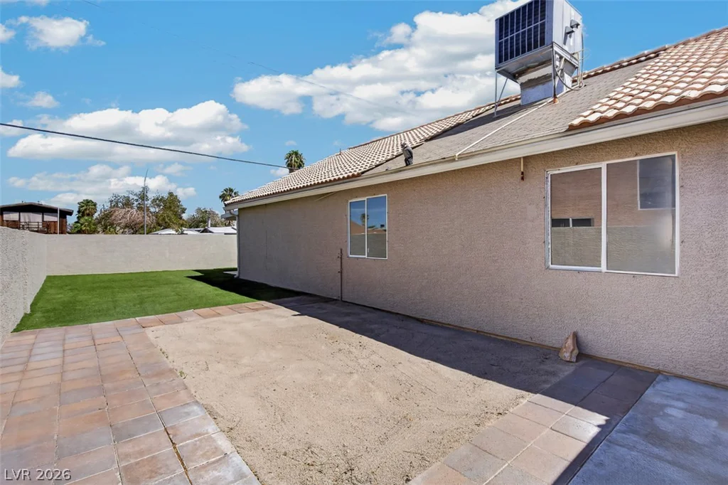 5828 Sunny Orchard, Las Vegas, NV 89110