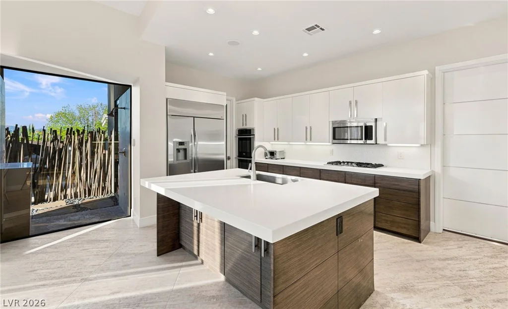 1529 Champion Hills, Las Vegas, NV 89134