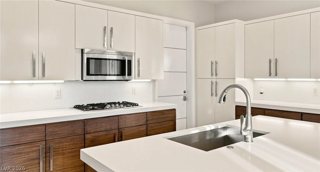 1529 Champion Hills, Las Vegas, NV 89134