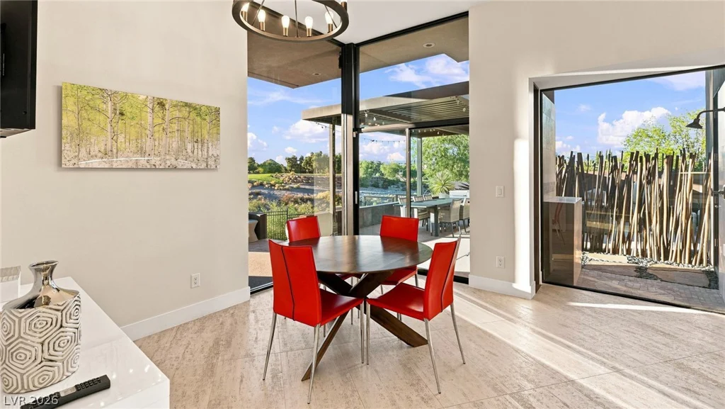 1529 Champion Hills, Las Vegas, NV 89134