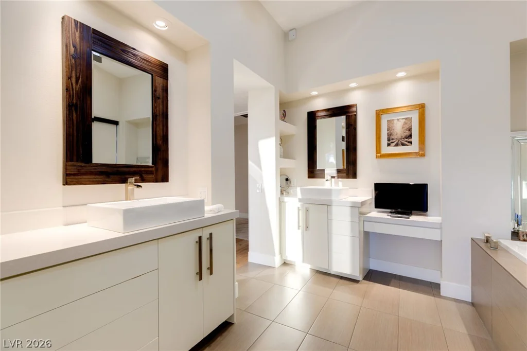 1529 Champion Hills, Las Vegas, NV 89134