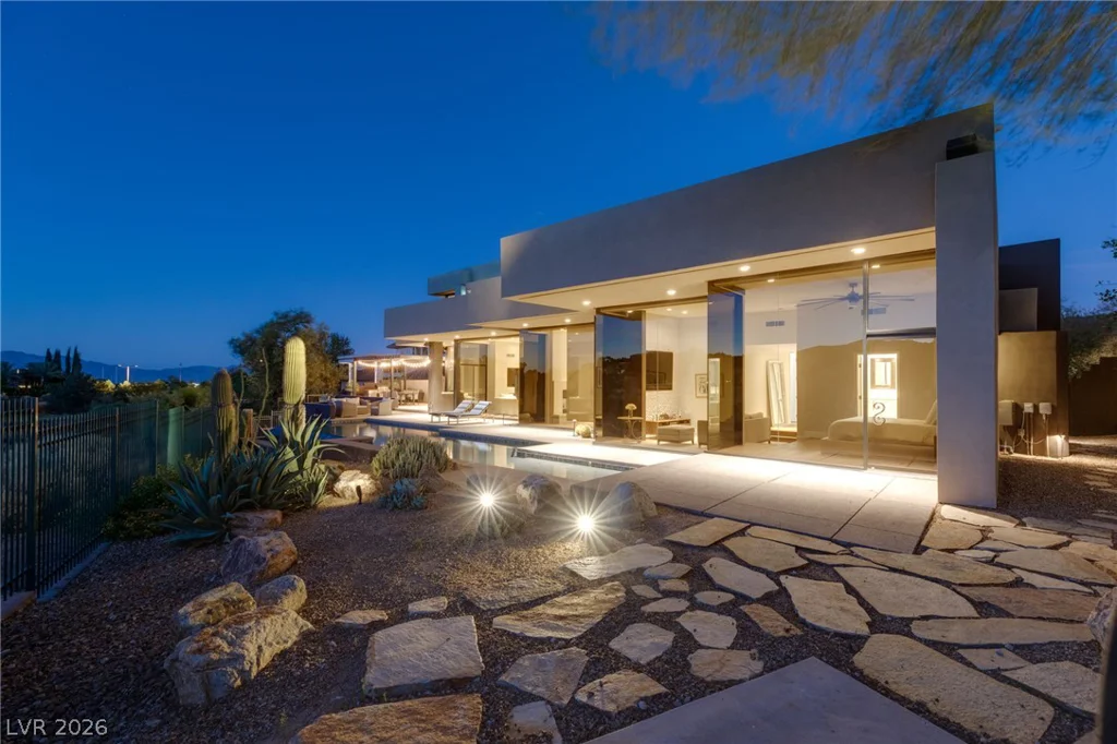 1529 Champion Hills, Las Vegas, NV 89134