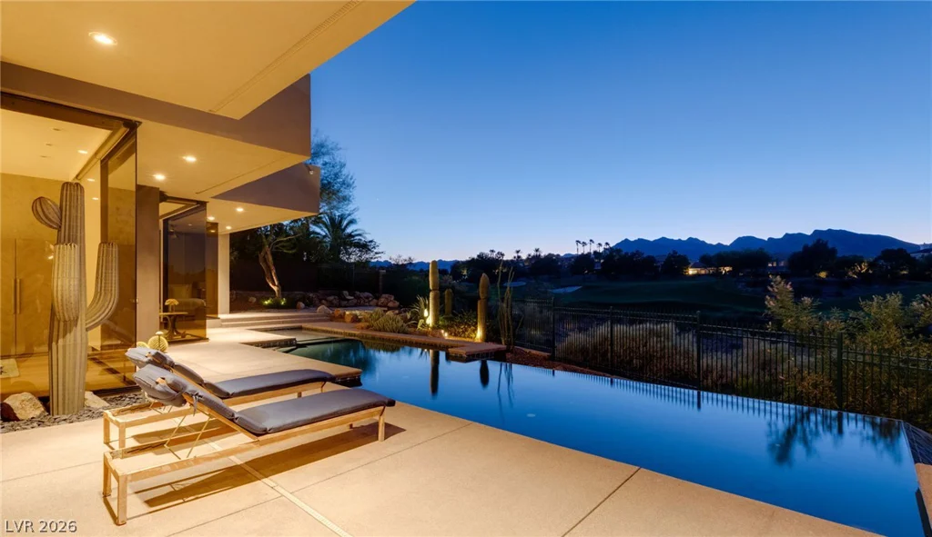 1529 Champion Hills, Las Vegas, NV 89134