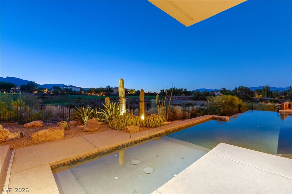 1529 Champion Hills, Las Vegas, NV 89134