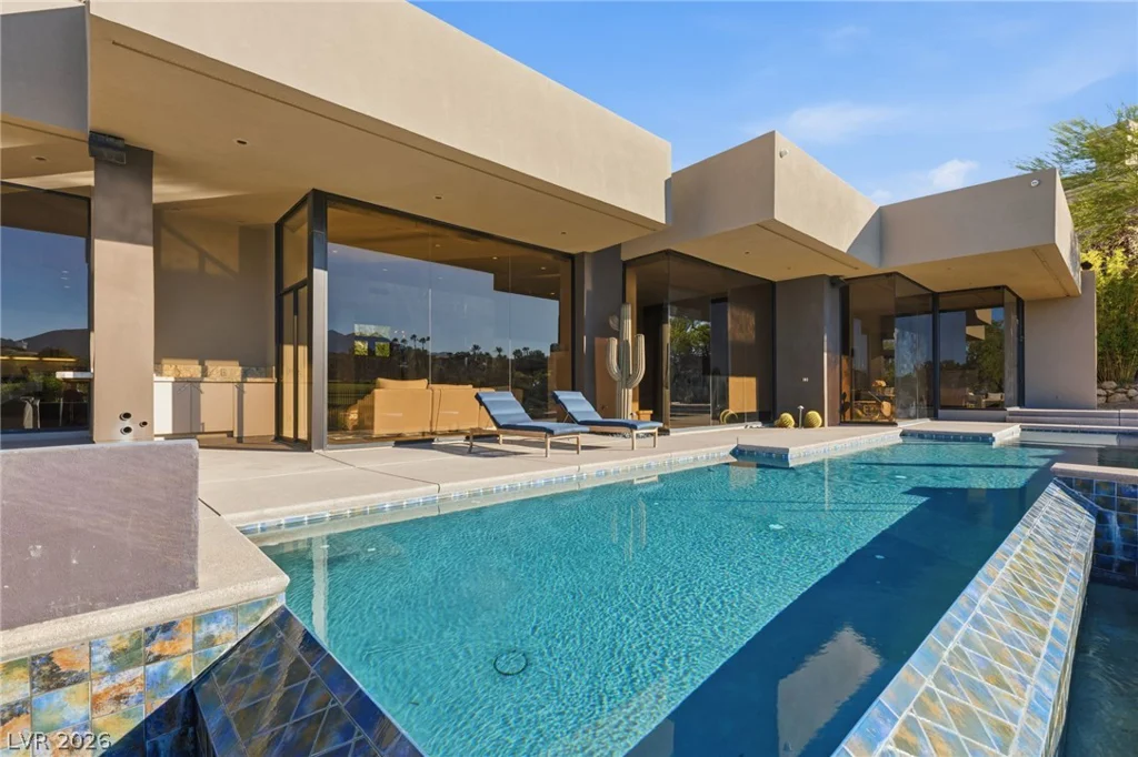 1529 Champion Hills, Las Vegas, NV 89134