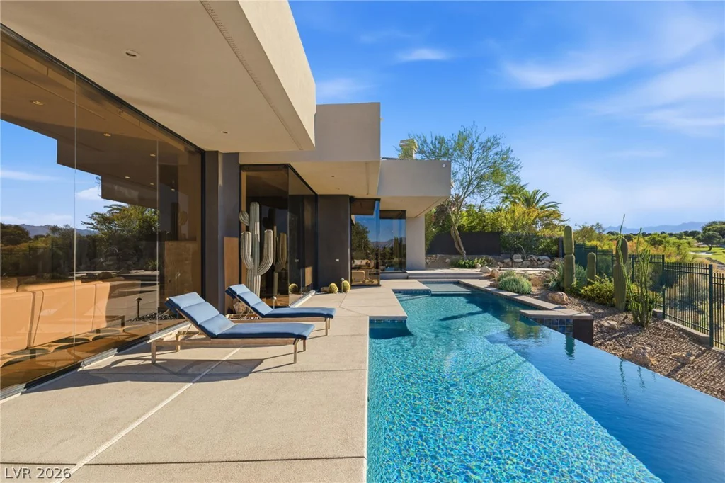 1529 Champion Hills, Las Vegas, NV 89134