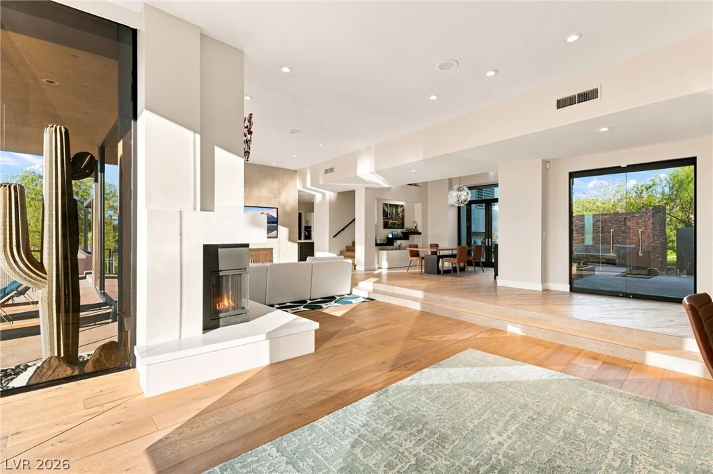 1529 Champion Hills, Las Vegas, NV 89134