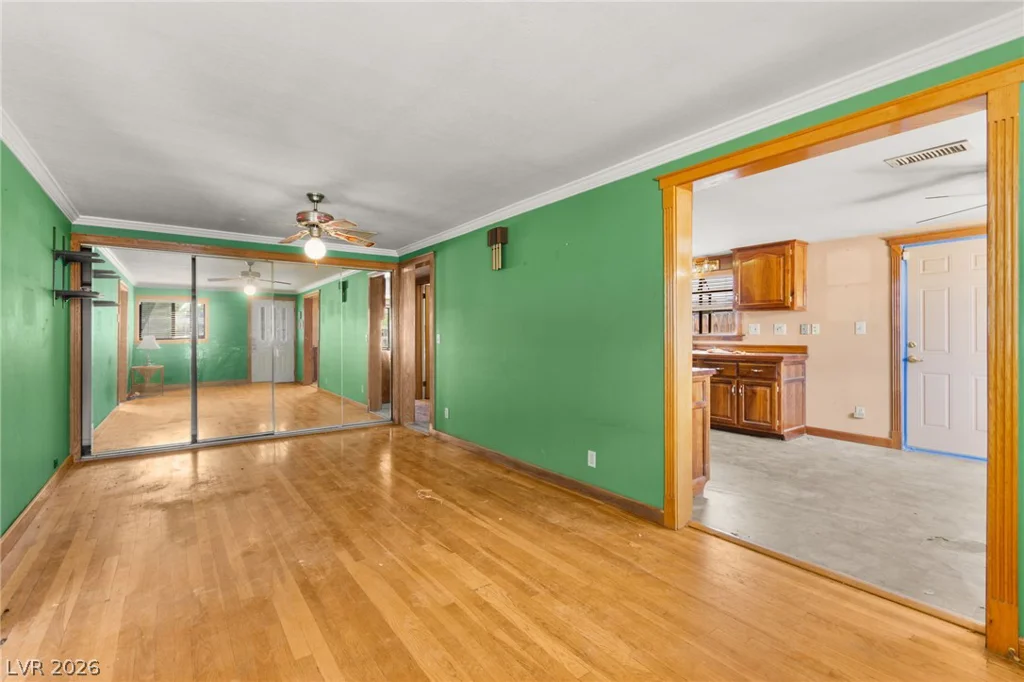 5722 Evergreen, Las Vegas, NV 89107