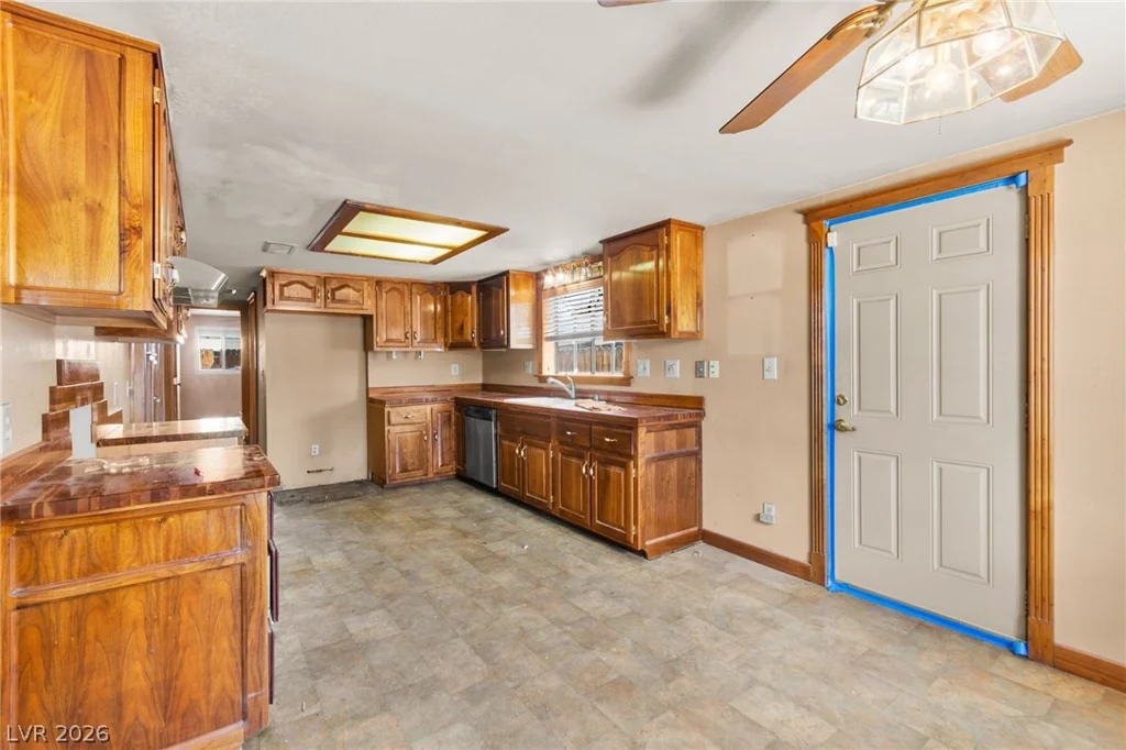 5722 Evergreen, Las Vegas, NV 89107