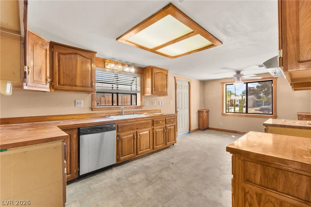 5722 Evergreen, Las Vegas, NV 89107