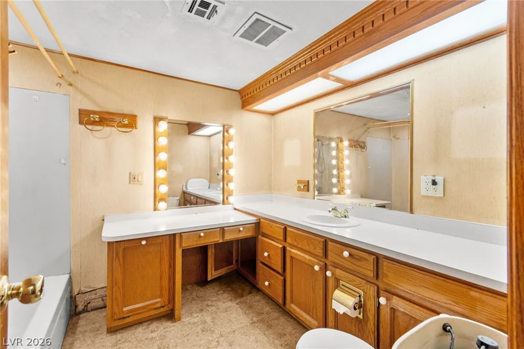 5722 Evergreen, Las Vegas, NV 89107