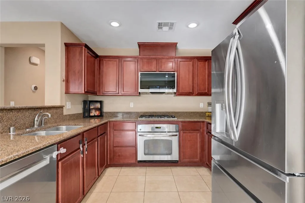 8742 Brindisi Park, Las Vegas, NV 89148