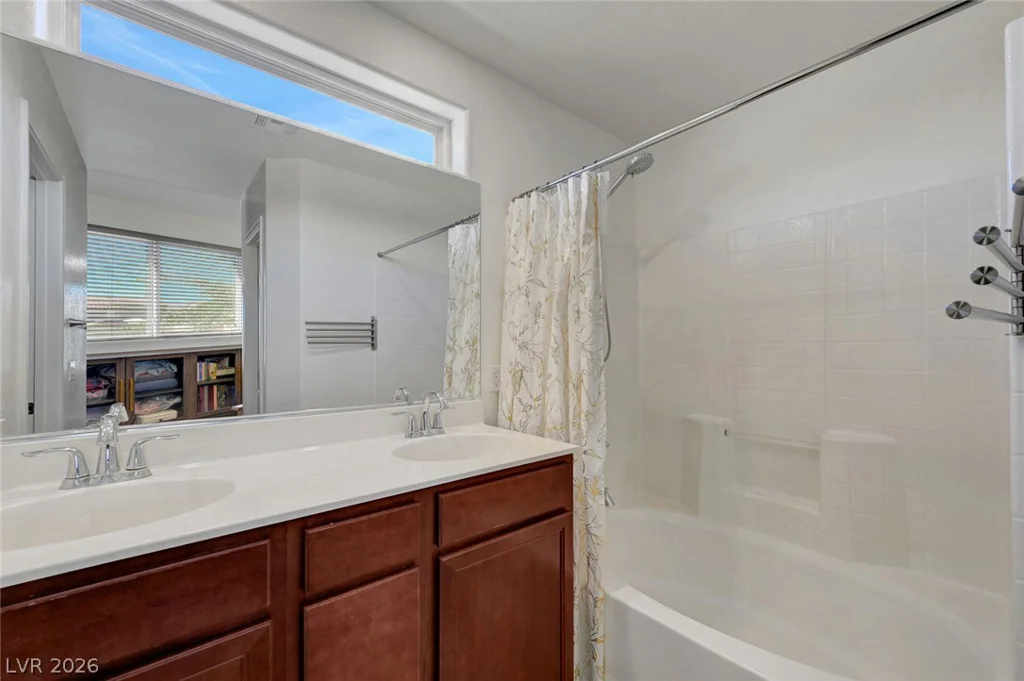 8742 Brindisi Park, Las Vegas, NV 89148