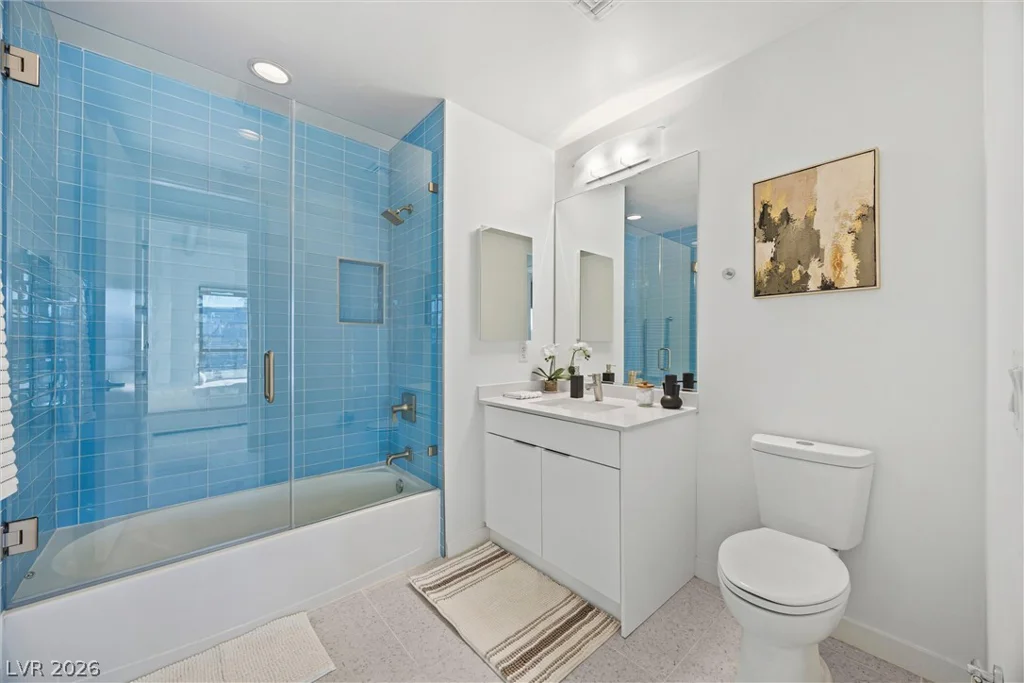 353 Bonneville, Las Vegas, NV 89101